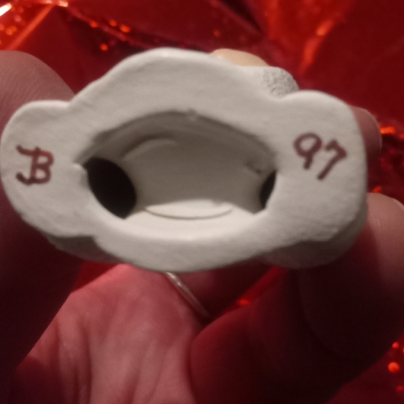 Kissing Snowbaby Holiday Ornament - Picture 4 of 4